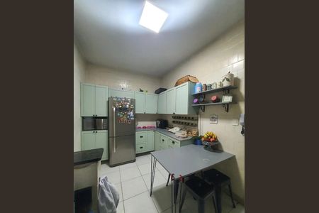 Apartamento à venda com 105m², 2 quartos e sem vagaCozinha