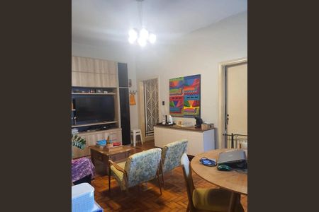 Apartamento à venda com 105m², 2 quartos e sem vagaSala