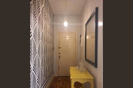 Apartamento à venda com 105m², 2 quartos e sem vagaCorredor