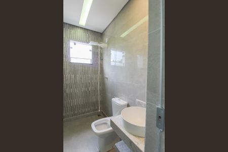 Casa para alugar com 180m², 3 quartos e 2 vagasBanheiro Social