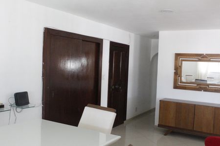 Apartamento para alugar com 200m², 3 quartos e 1 vagaSala