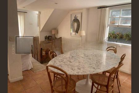 Casa à venda com 5 quartos, 290m² em Barra da Tijuca, Rio de Janeiro