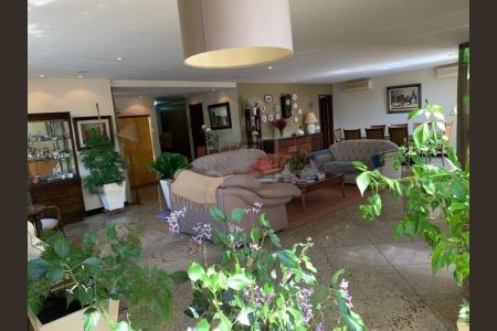 Apartamento à venda com 352m², 4 quartos e 3 vagas