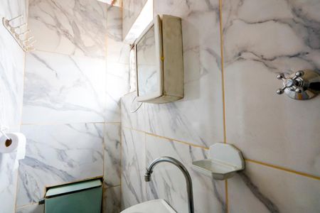 Banheiro de apartamento para alugar com 1 quarto, 40m² em Jardim Cerqueira Leite, Mauá