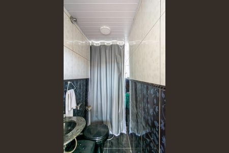 Casa à venda com 203m², 3 quartos e sem vaga Casa à venda com 203m², 3 quartos e sem vagaBanheiro da varanda gourmet