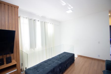 Sala de TV de apartamento para alugar com 2 quartos, 140m² em Ingá, Betim