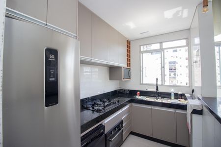 Apartamento para alugar com 140m², 2 quartos e 1 vaga Apartamento para alugar com 140m², 2 quartos e 1 vagaCozinha e Área de Serviço