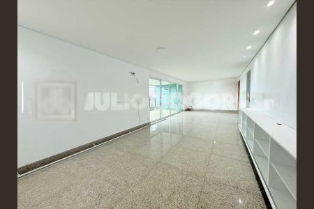 Apartamento à venda com 4 quartos, 160m² em Barra da Tijuca, Rio de Janeiro