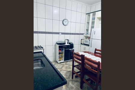 Casa para alugar com 171m², 4 quartos e 2 vagas Casa para alugar com 171m², 4 quartos e 2 vagasCozinha