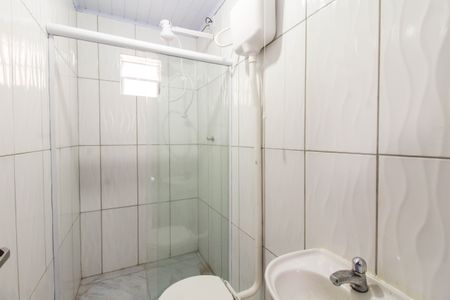 Banheiro de kitnet/studio para alugar com 1 quarto, 20m² em Mathias Velho, Canoas