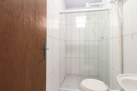 Banheiro de kitnet/studio para alugar com 1 quarto, 20m² em Mathias Velho, Canoas