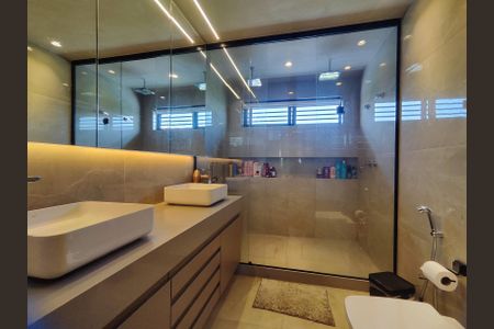 Apartamento para alugar com 380m², 4 quartos e 3 vagasSuíte 2 Banheiro