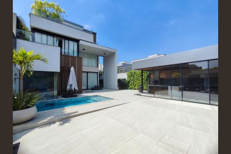 Apartamento para alugar com 380m², 4 quartos e 3 vagasÁrea de Lazer