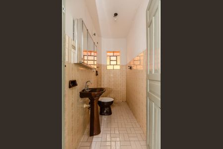 Casa para alugar com 50m², 1 quarto e 1 vaga Casa para alugar com 50m², 1 quarto e 1 vagaBanheiro