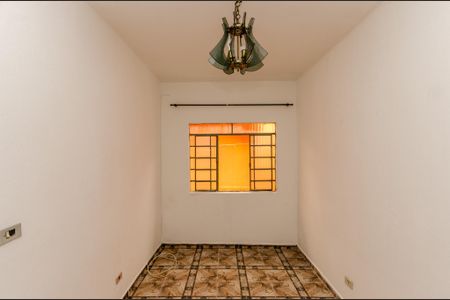 Casa para alugar com 50m², 1 quarto e 1 vaga Casa para alugar com 50m², 1 quarto e 1 vagaSala