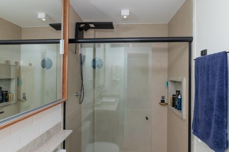 Apartamento à venda com 93m², 2 quartos e 1 vaga Apartamento à venda com 93m², 2 quartos e 1 vagaBanheiro