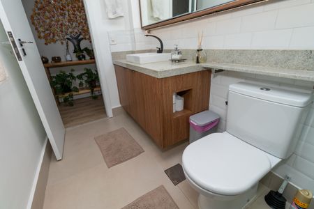 Apartamento à venda com 93m², 2 quartos e 1 vaga Apartamento à venda com 93m², 2 quartos e 1 vagaBanheiro