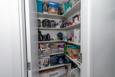 Apartamento à venda com 93m², 2 quartos e 1 vaga Apartamento à venda com 93m², 2 quartos e 1 vagaDespensa