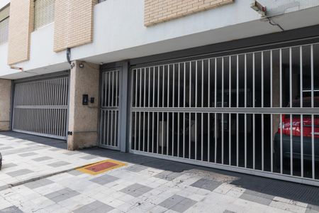 Apartamento à venda com 93m², 2 quartos e 1 vaga Apartamento à venda com 93m², 2 quartos e 1 vagaFachada e Portaria