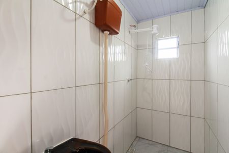Banheiro de kitnet/studio para alugar com 1 quarto, 20m² em Mathias Velho, Canoas