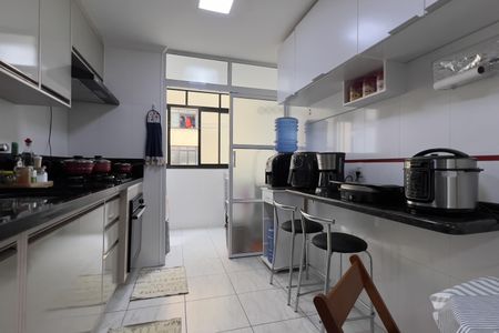 Apartamento à venda com 64m², 2 quartos e 1 vagaCozinha e Área de Serviço