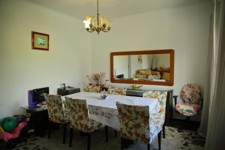 Casa para alugar com 225m², 3 quartos e 3 vagasSala