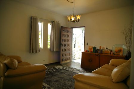 Casa para alugar com 225m², 3 quartos e 3 vagasSala