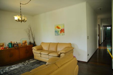 Casa para alugar com 225m², 3 quartos e 3 vagasSala