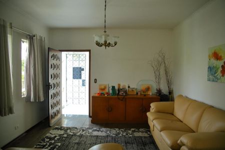 Casa para alugar com 225m², 3 quartos e 3 vagasSala