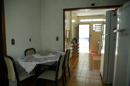 Casa para alugar com 225m², 3 quartos e 3 vagasCozinha 