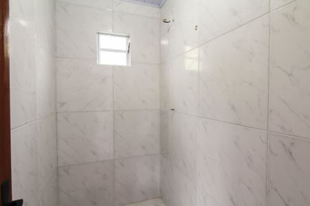 Banheiro de kitnet/studio para alugar com 1 quarto, 20m² em Mathias Velho, Canoas