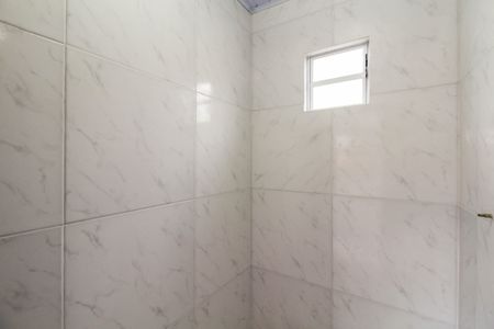 Banheiro de kitnet/studio para alugar com 1 quarto, 20m² em Mathias Velho, Canoas