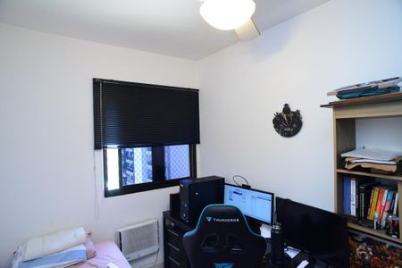 Quarto de apartamento para alugar com 2 quartos, 64m² em Barra da Tijuca, Rio de Janeiro