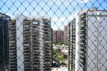 Varanda de apartamento para alugar com 2 quartos, 64m² em Barra da Tijuca, Rio de Janeiro