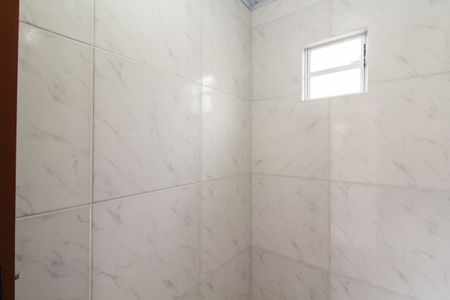 Banheiro de kitnet/studio para alugar com 1 quarto, 20m² em Mathias Velho, Canoas