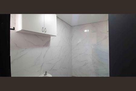 Banheiro de casa para alugar com 2 quartos, 12m² em Vila Yolanda, Osasco