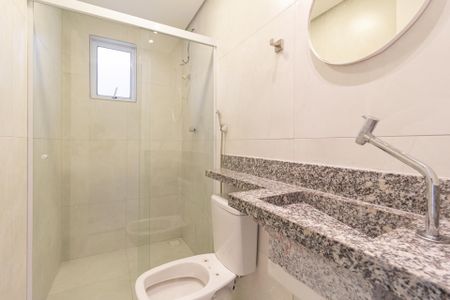 Banheiro de casa para alugar com 1 quarto, 46m² em Vila Silviania, Carapicuíba