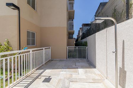Apartamento para alugar com 35m², 2 quartos e sem vaga Apartamento para alugar com 35m², 2 quartos e sem vagaÁrea Comum - Ducha Piscina