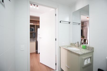 Banheiro de kitnet/studio para alugar com 1 quarto, 30m² em Vila Olímpia, São Paulo
