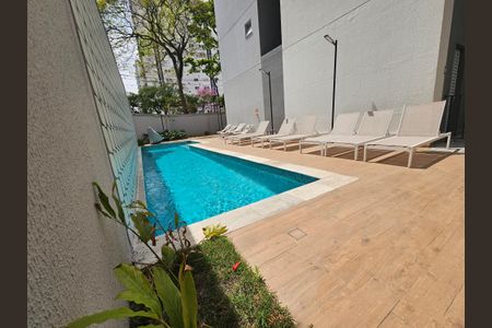 Studio para alugar com 27m², 1 quarto e sem vaga Studio para alugar com 27m², 1 quarto e sem vagaÁrea comum - Piscina