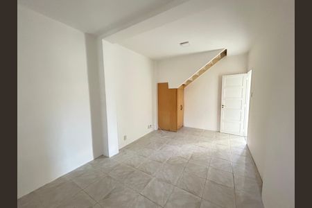 Casa à venda com 153m², 4 quartos e 1 vagaSuíte 1