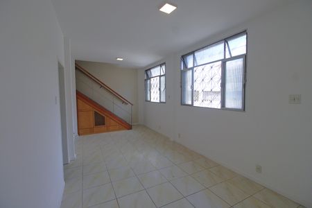 Casa à venda com 153m², 4 quartos e 1 vagaSala