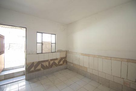 Sala de casa para alugar com 1 quarto, 0m² em Itaúna, São Gonçalo