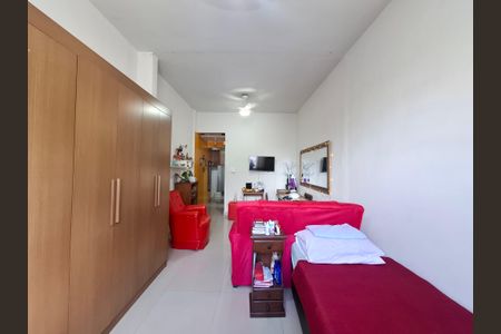 Sala e quarto  de apartamento à venda com 1 quarto, 25m² em Centro, Rio de Janeiro