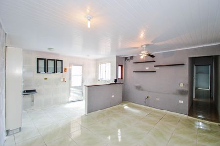 Sala de casa para alugar com 2 quartos, 150m² em Jardim Santa Clara, Guarulhos