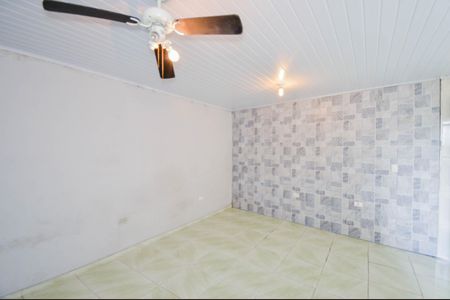 Sala de casa para alugar com 2 quartos, 150m² em Jardim Santa Clara, Guarulhos