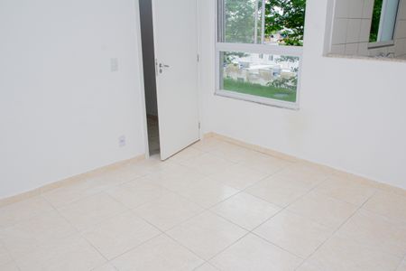 Sala de apartamento para alugar com 2 quartos, 44m² em Cosmos, Rio de Janeiro