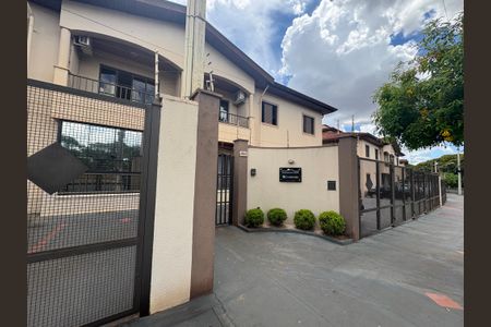 Apartamento para alugar com 79m², 2 quartos e 1 vagaFachada