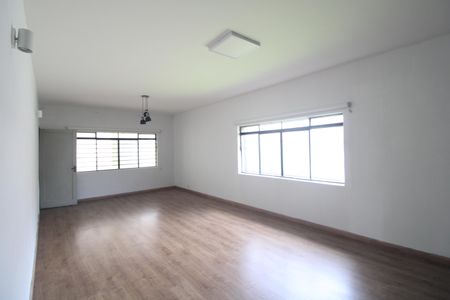 Sala de casa para alugar com 3 quartos, 150m² em Jardim Represa, São Paulo