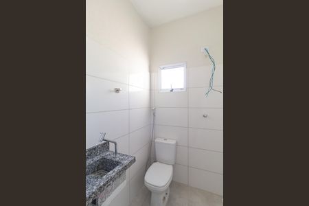 Banheiro de casa para alugar com 1 quarto, 46m² em Vila Silviania, Carapicuíba